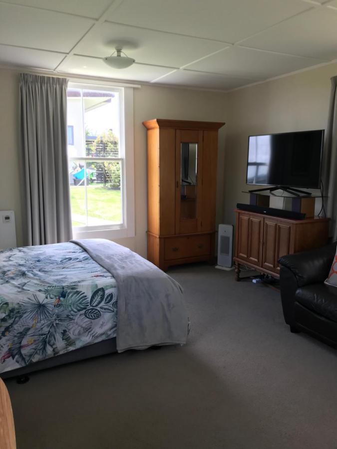 Tui Cottage Te Arai ภายนอก รูปภาพ